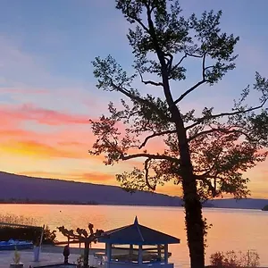 Cosy Lakeside With Private Apartment Duingt