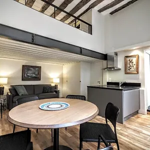 Moliere Chicsuites Apartment Paris