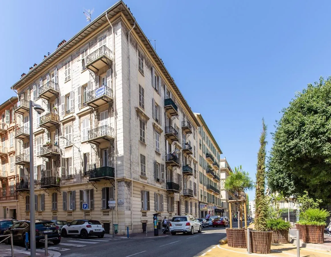 Apartment On Dante Street Next To The Sea Nice