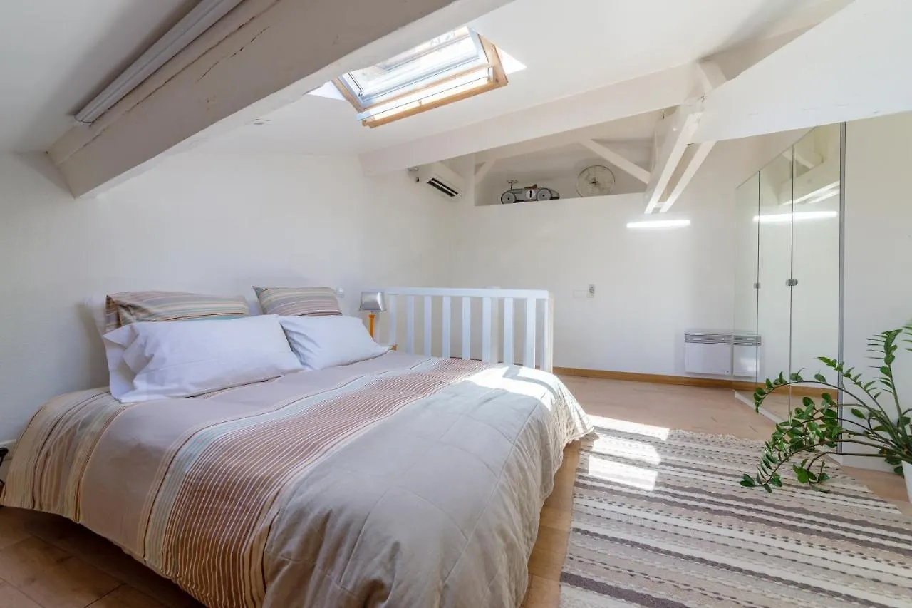 Apartment On Dante Street Next To The Sea Nice France