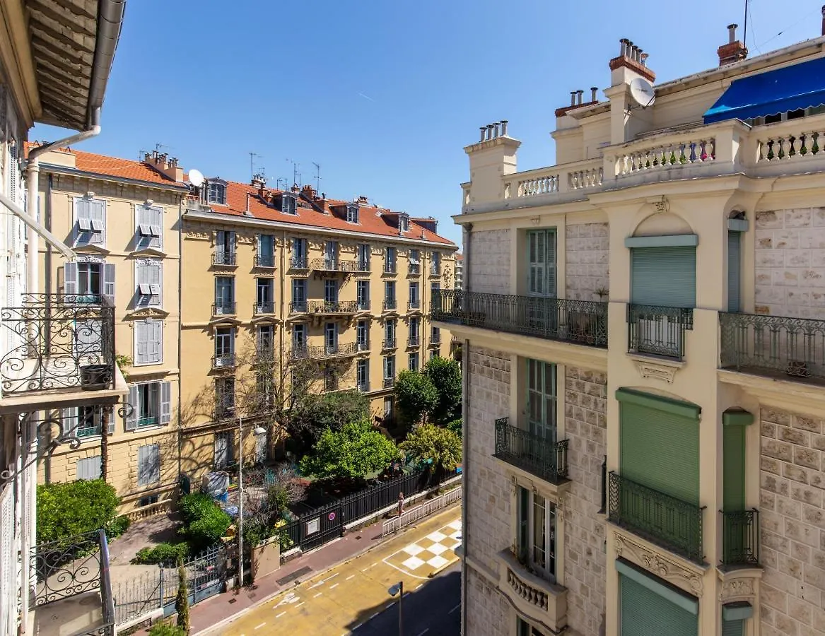 Apartment On Dante Street Next To The Sea Nice 0*,  France